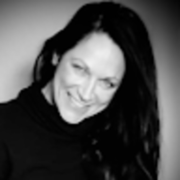 Meet your Posher, Nicole - Picture 1 of 1